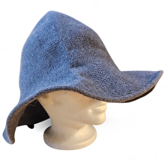 Knitted Grey Witch Wizard Hat β Halloween Cosplay π§ββοΈβ¨ - Picture 4 of 7